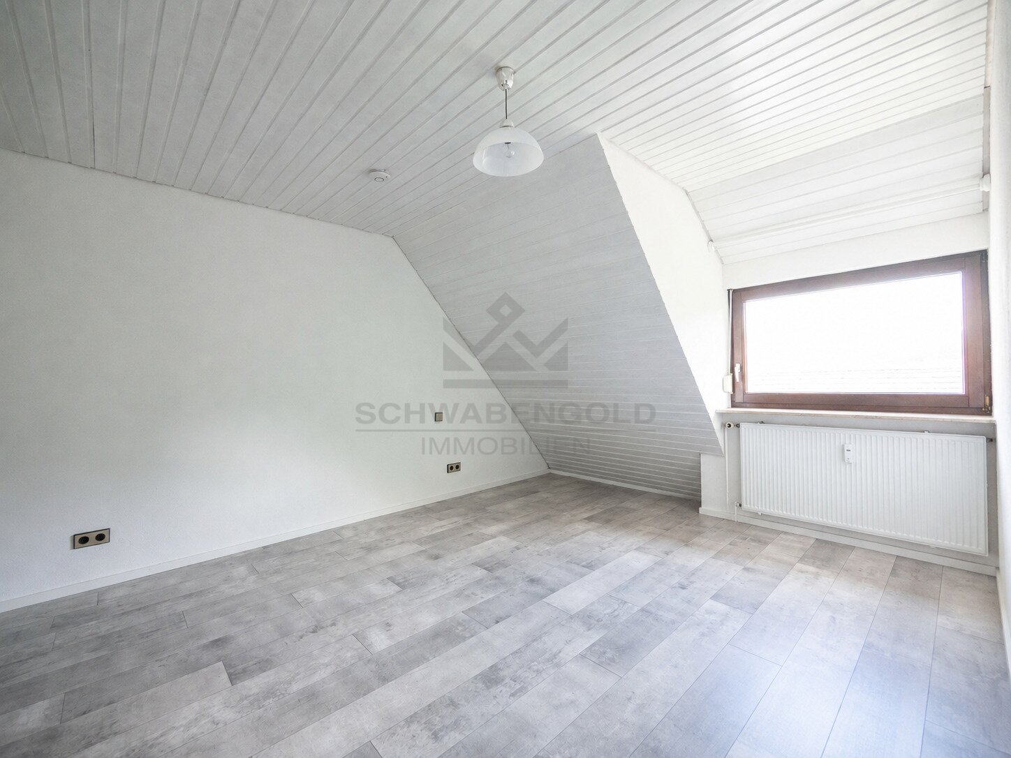 * Über den Dächern von Stuttgart-Zuffenhausen: Maisonette-Wohnung mit Terrasse, Grünblick & TG * (003-035) — Schlafzimmer