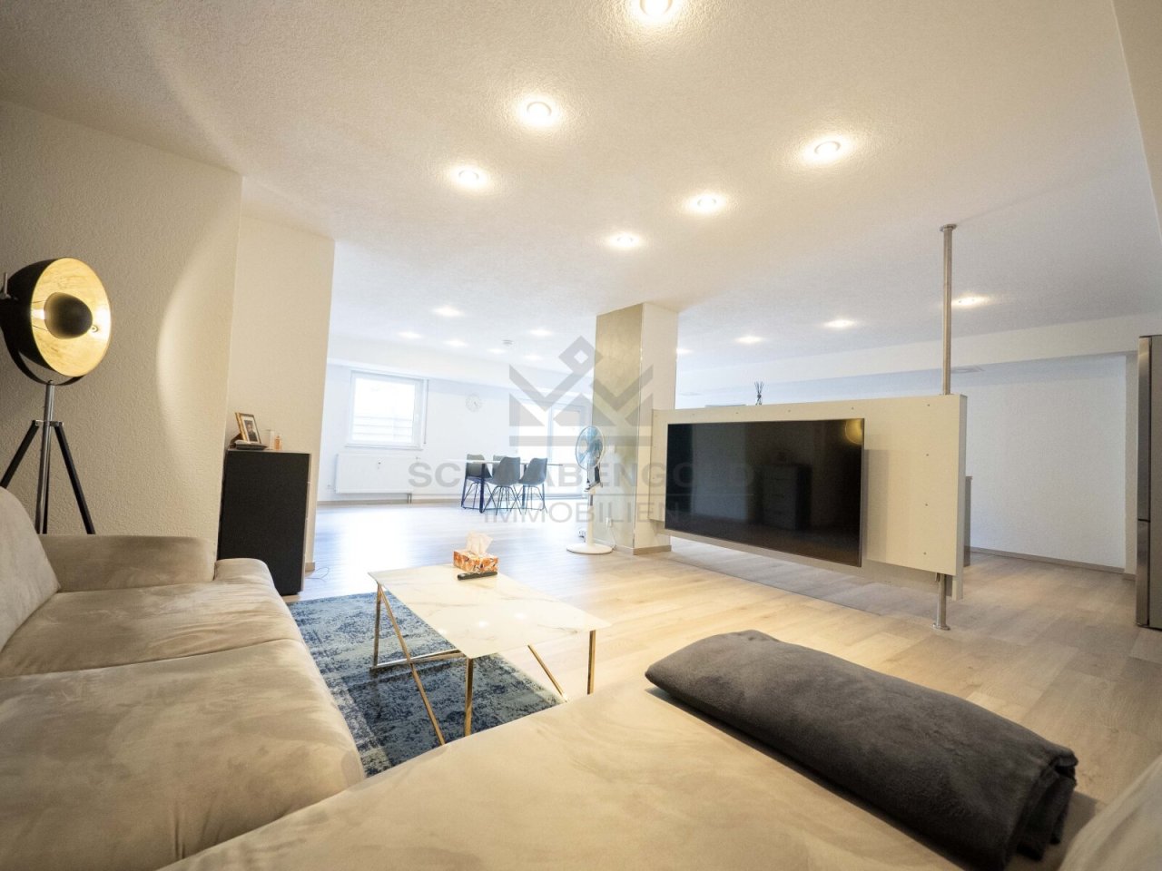 * Wohngefühl mit besonderem Flair – großzügige Wohnung mit Loft-Charakter, Kücheninsel &amp; Terrasse* (003-036) — Wohnbereich