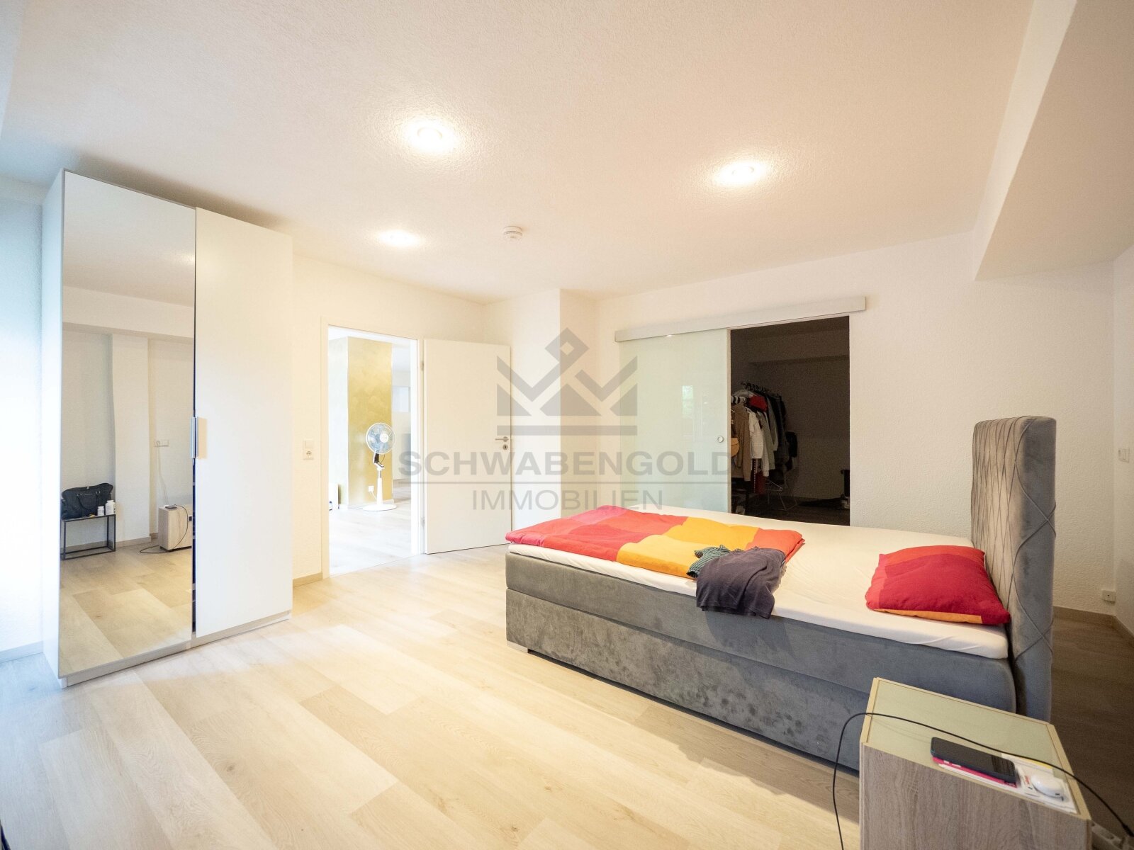 * Wohngefühl mit besonderem Flair – großzügige Wohnung mit Loft-Charakter, Kücheninsel & Terrasse*