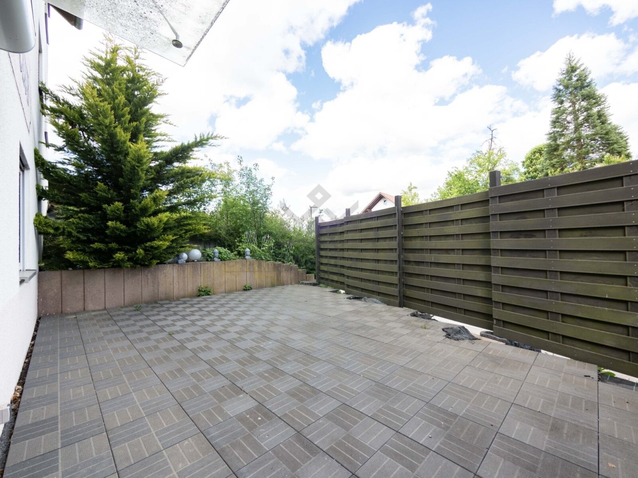 * Wohngefühl mit besonderem Flair – großzügige Wohnung mit Loft-Charakter, Kücheninsel &amp; Terrasse* (003-036) — Terrassenfläche
