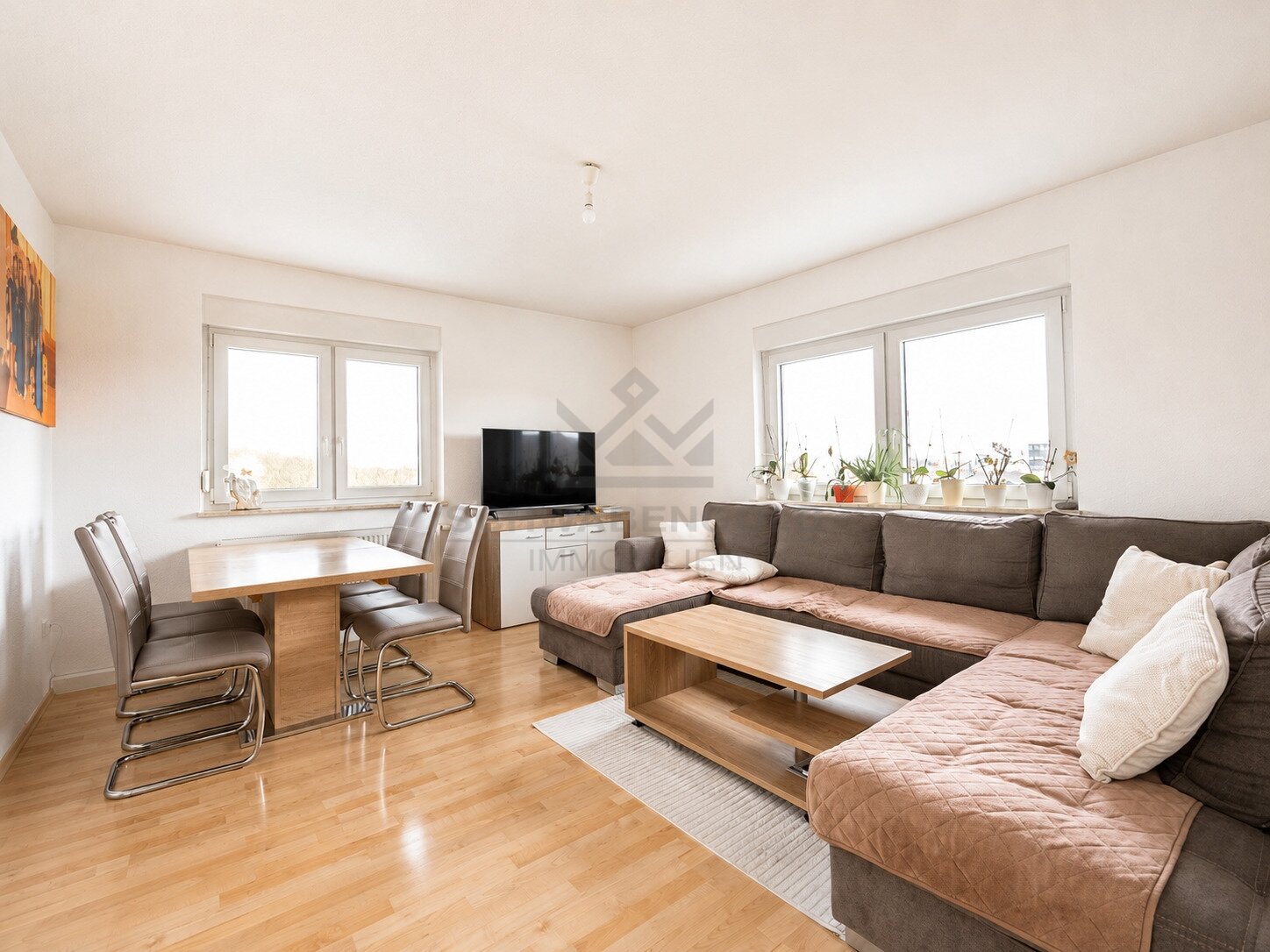 * Lichtdurchflutete 4-Zimmer-Wohnung in zentraler Lage von Neu-Ulm – umfangreich modernisiert und gepflegt*