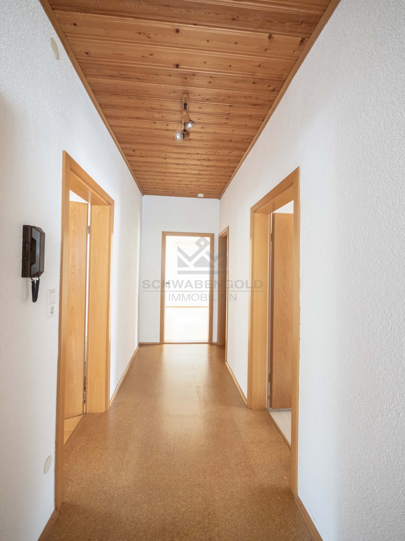 Architektonisches Juwel im Herzen von Illertissen – Verleihen Sie diesem außergewöhnlichen Dreifamilienhaus neuen Glanz