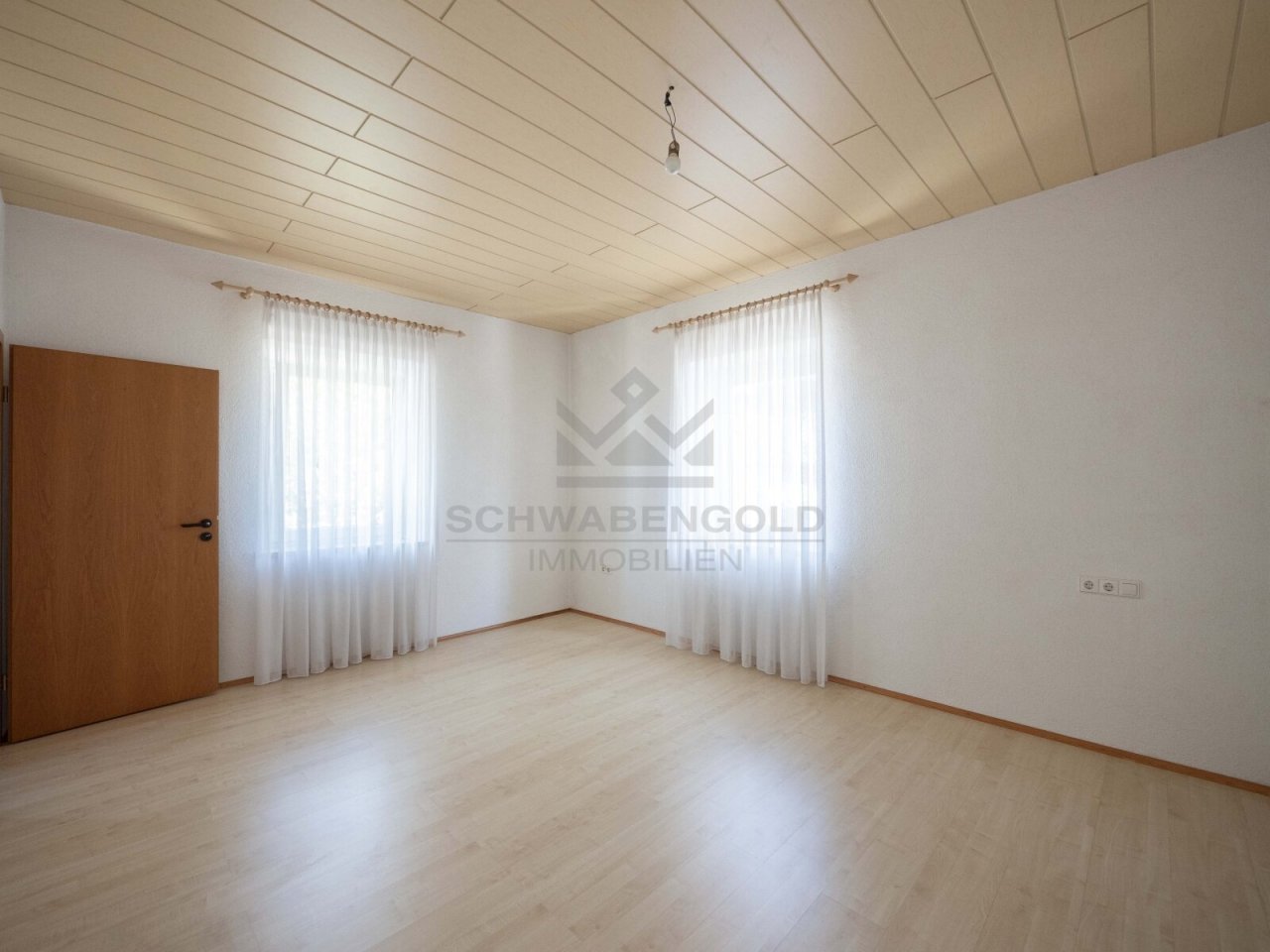 Architektonisches Juwel im Herzen von Illertissen – Verleihen Sie diesem außergewöhnlichen Dreifamilienhaus neuen Glanz (003-046) — OG Kinderzimmer