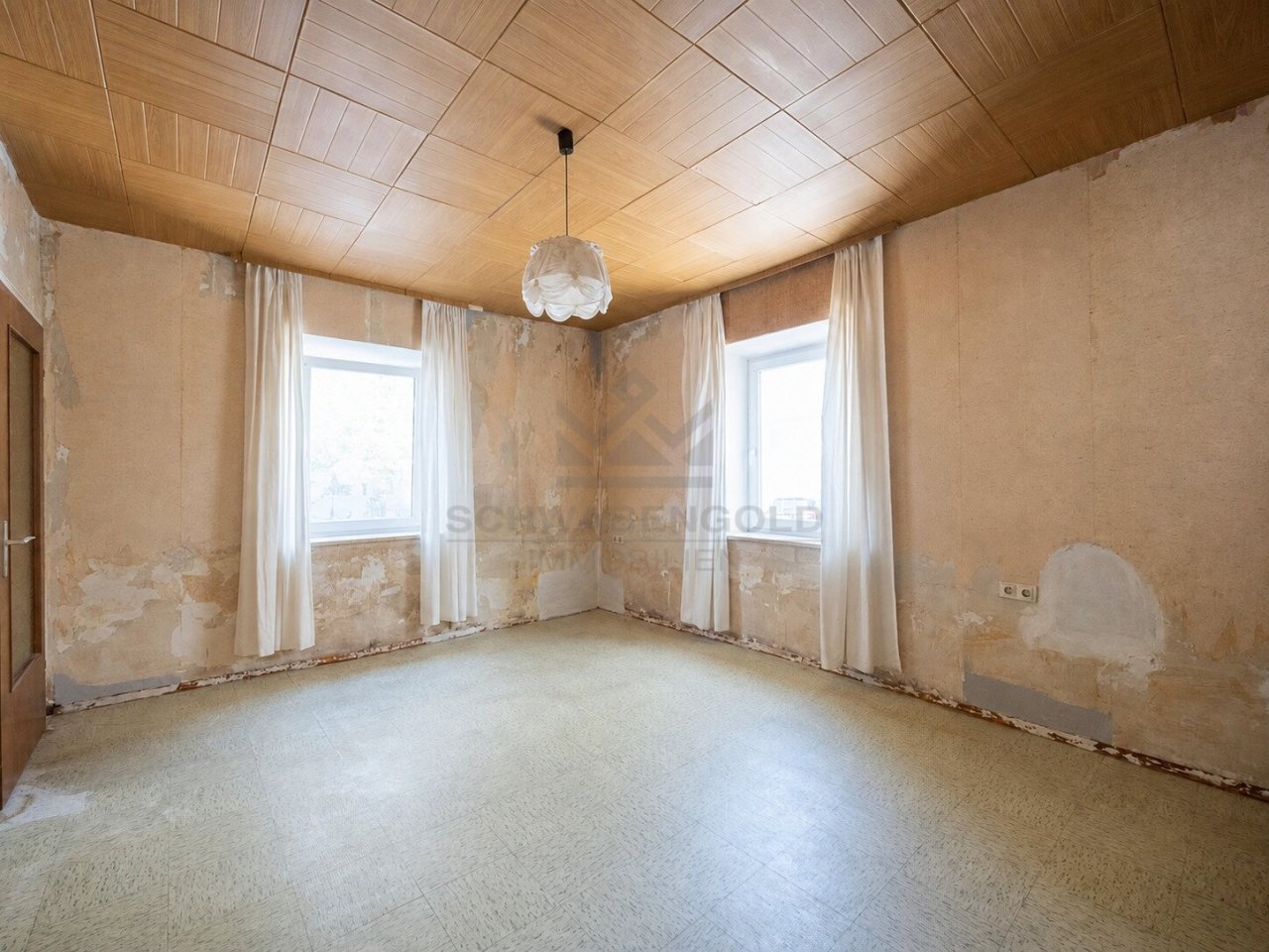 Architektonisches Juwel im Herzen von Illertissen – Verleihen Sie diesem außergewöhnlichen Dreifamilienhaus neuen Glanz (003-046) — EG Kinderzimmer